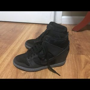 Nike wedge tennis shoes